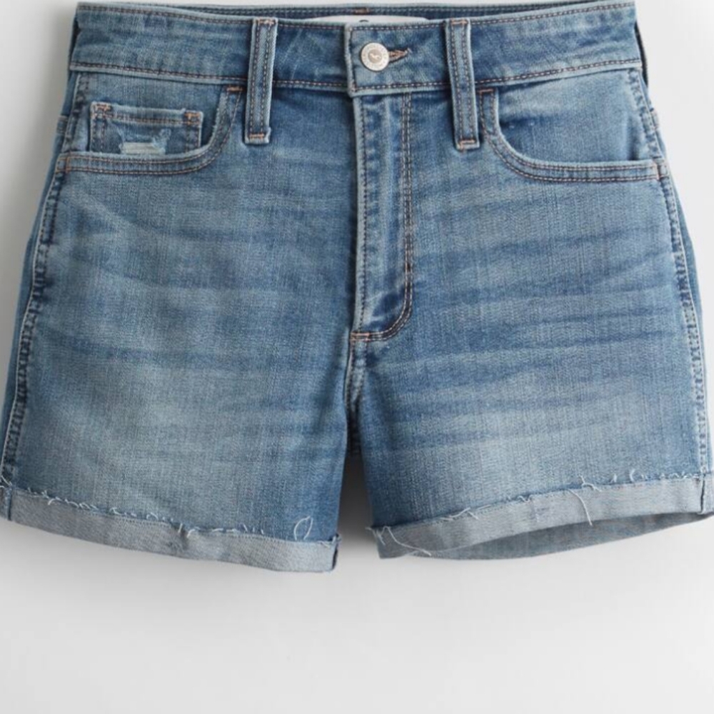 Hollister curvy high rise demin 3" shorts